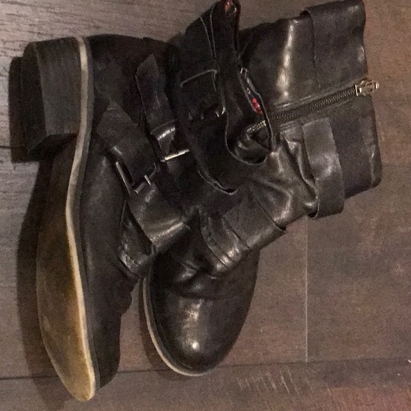 Black shortie S Oliver booties - Picture 1 of 2